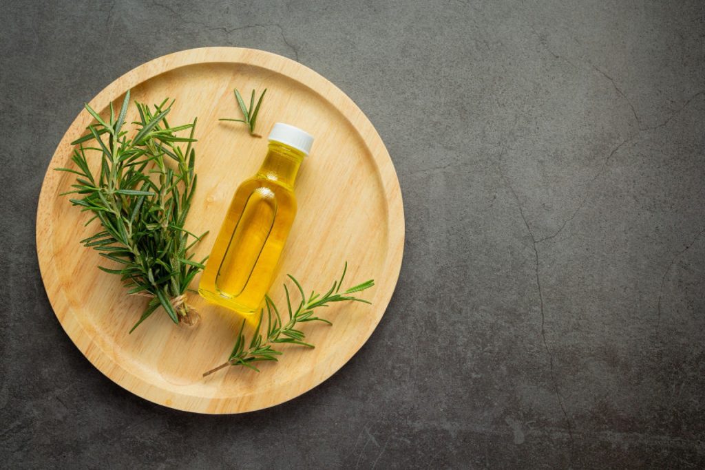 خواص روغن رزماری برای ساقه مو
